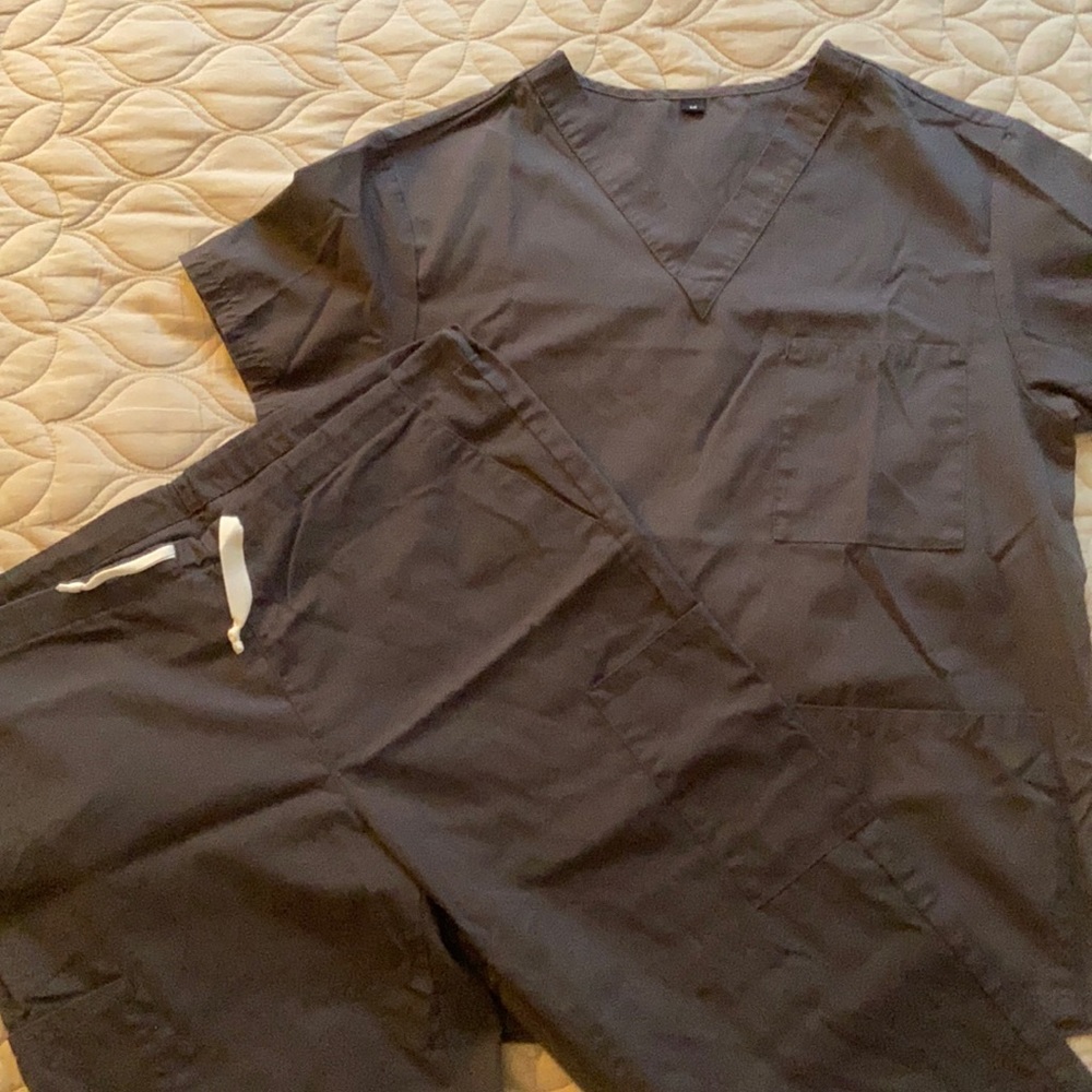 Canada Goose Grey scrub set